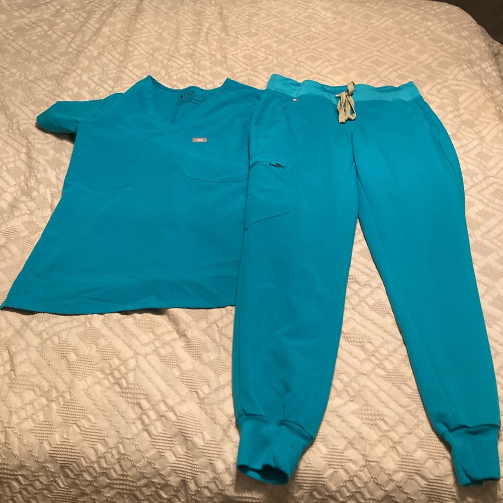 Teal Figs Scrub Set XS